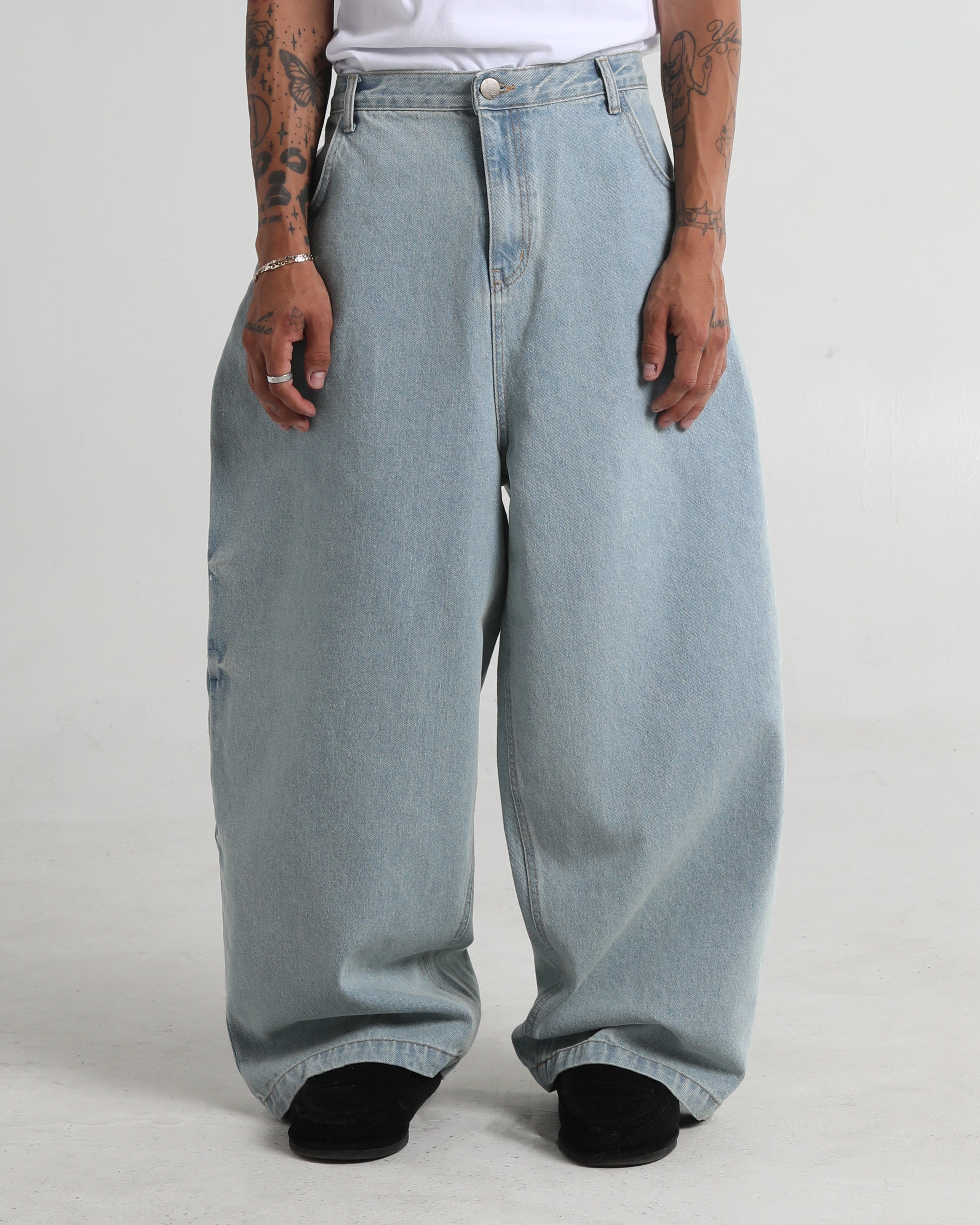 W30/L32 / Light Wash
