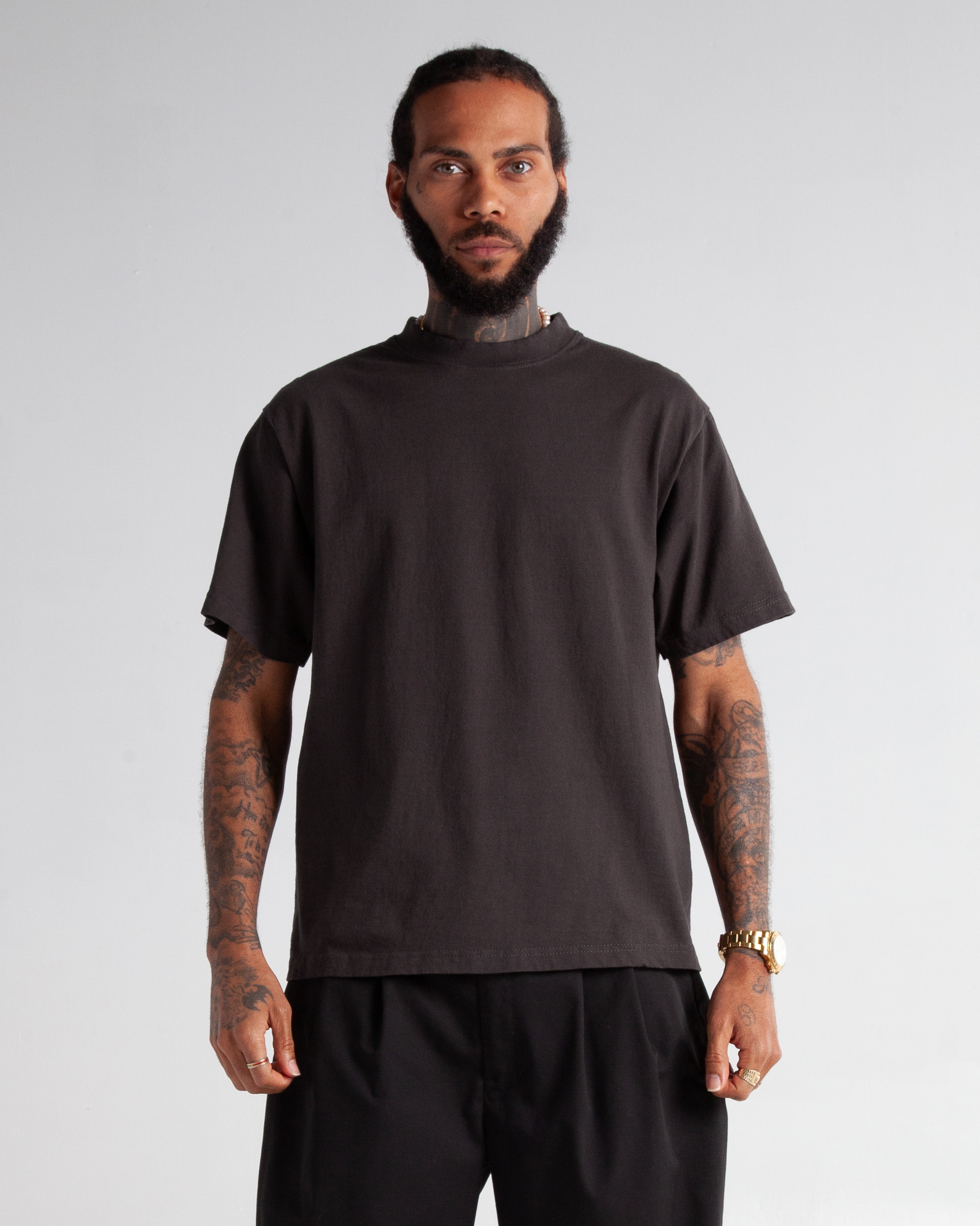 S / Off Black